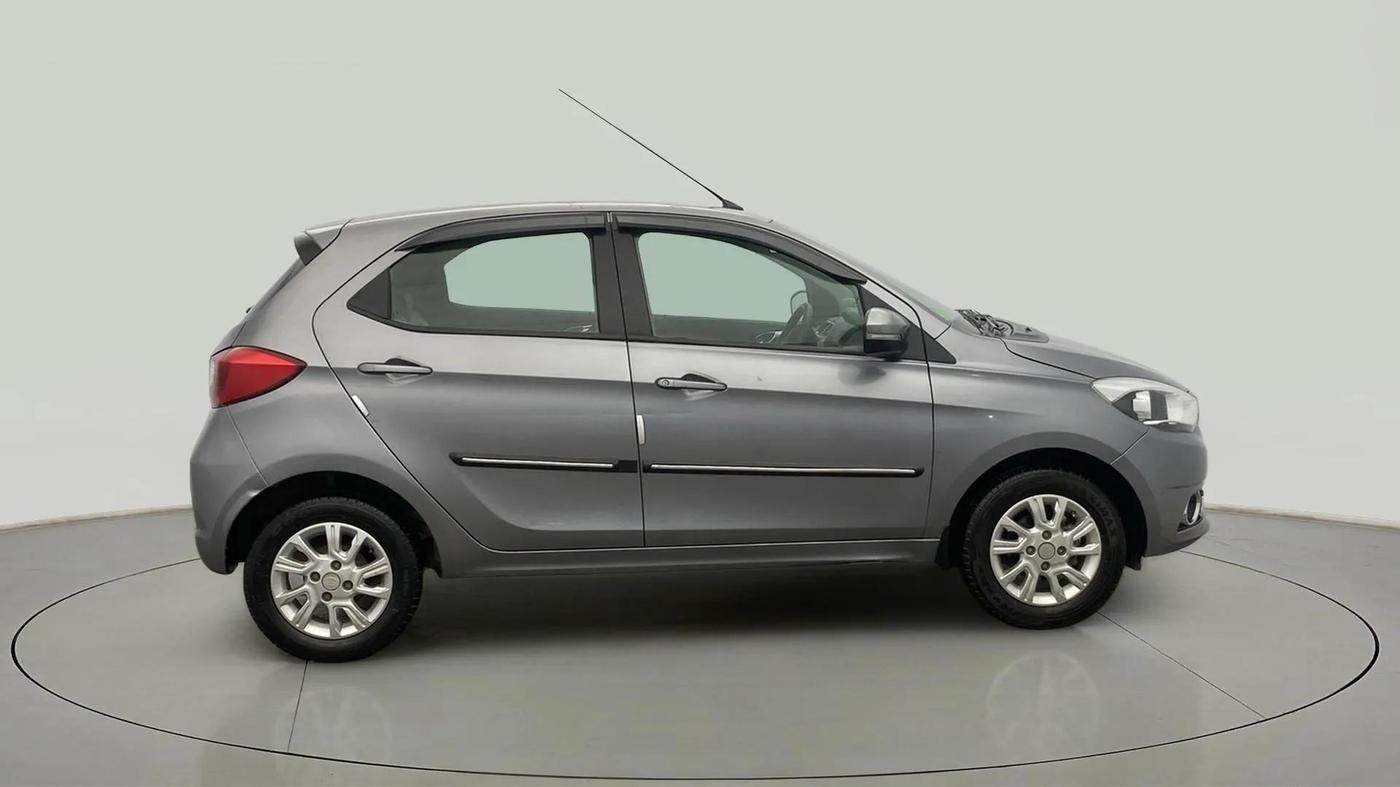 2018 Tata Tiago XZ PETROL, Petrol, Manual, 45,256 km, Right Side View