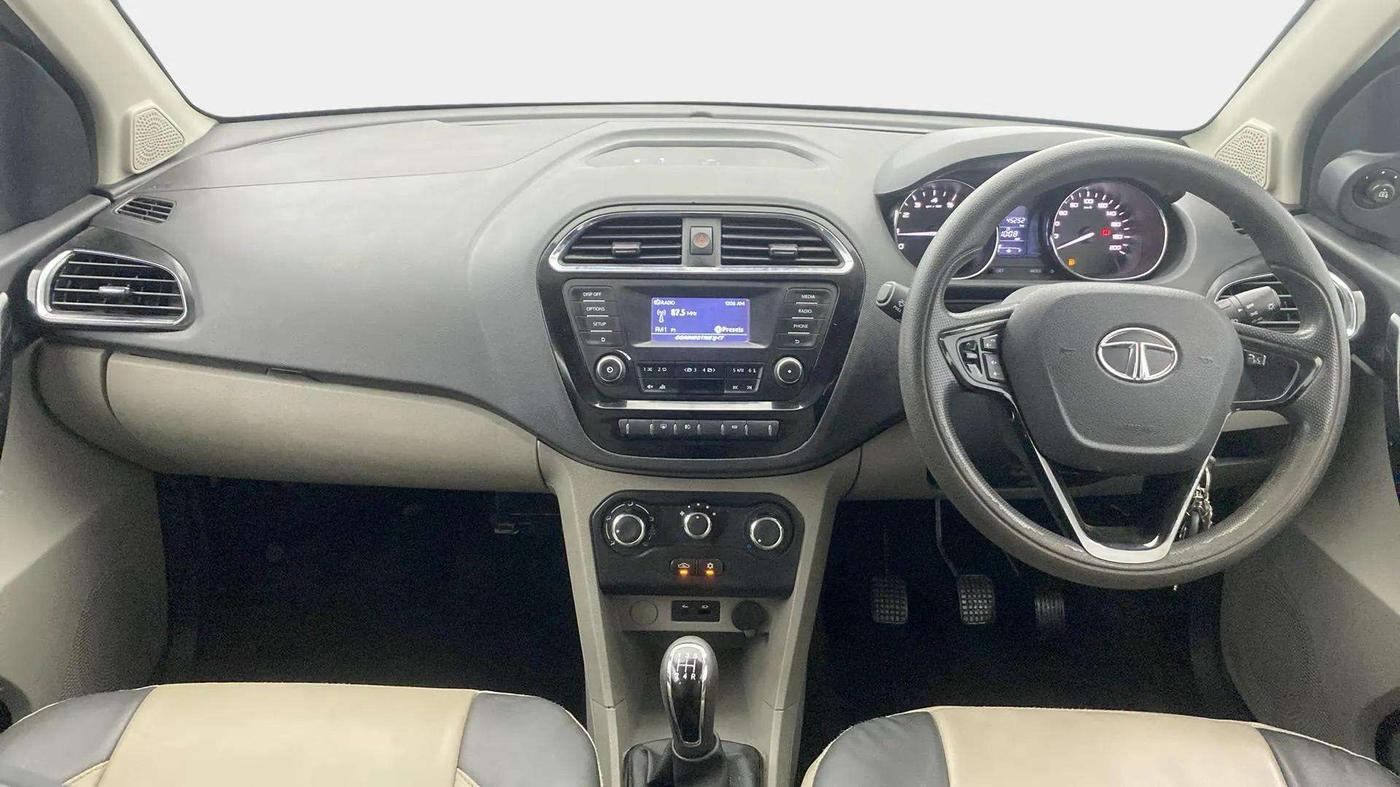 2018 Tata Tiago XZ PETROL, Petrol, Manual, 45,256 km, Dashboard
