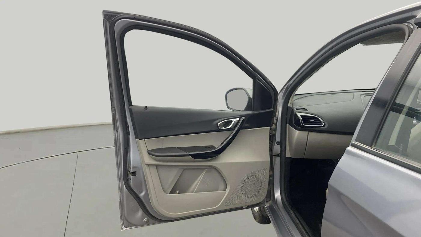 2018 Tata Tiago XZ PETROL, Petrol, Manual, 45,256 km, LHS Front Door