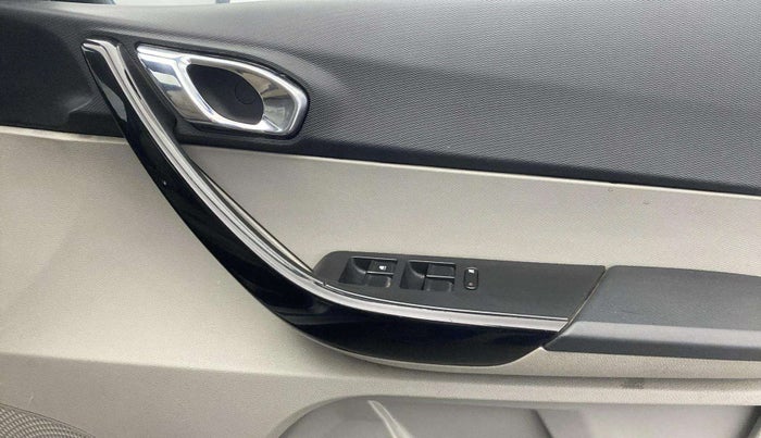 2018 Tata Tiago XZ PETROL, Petrol, Manual, 45,256 km, Driver Side Door Panels Control