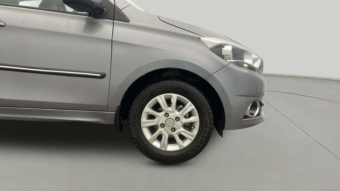 2018 Tata Tiago XZ PETROL, Petrol, Manual, 45,256 km, Right Front Wheel