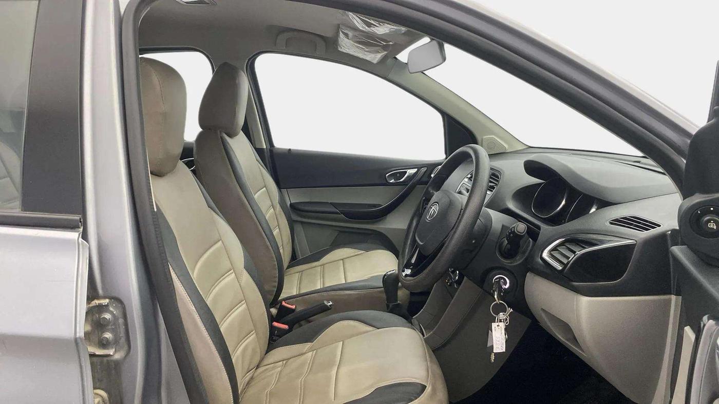 2018 Tata Tiago XZ PETROL, Petrol, Manual, 45,256 km, Right Side Front Door Cabin