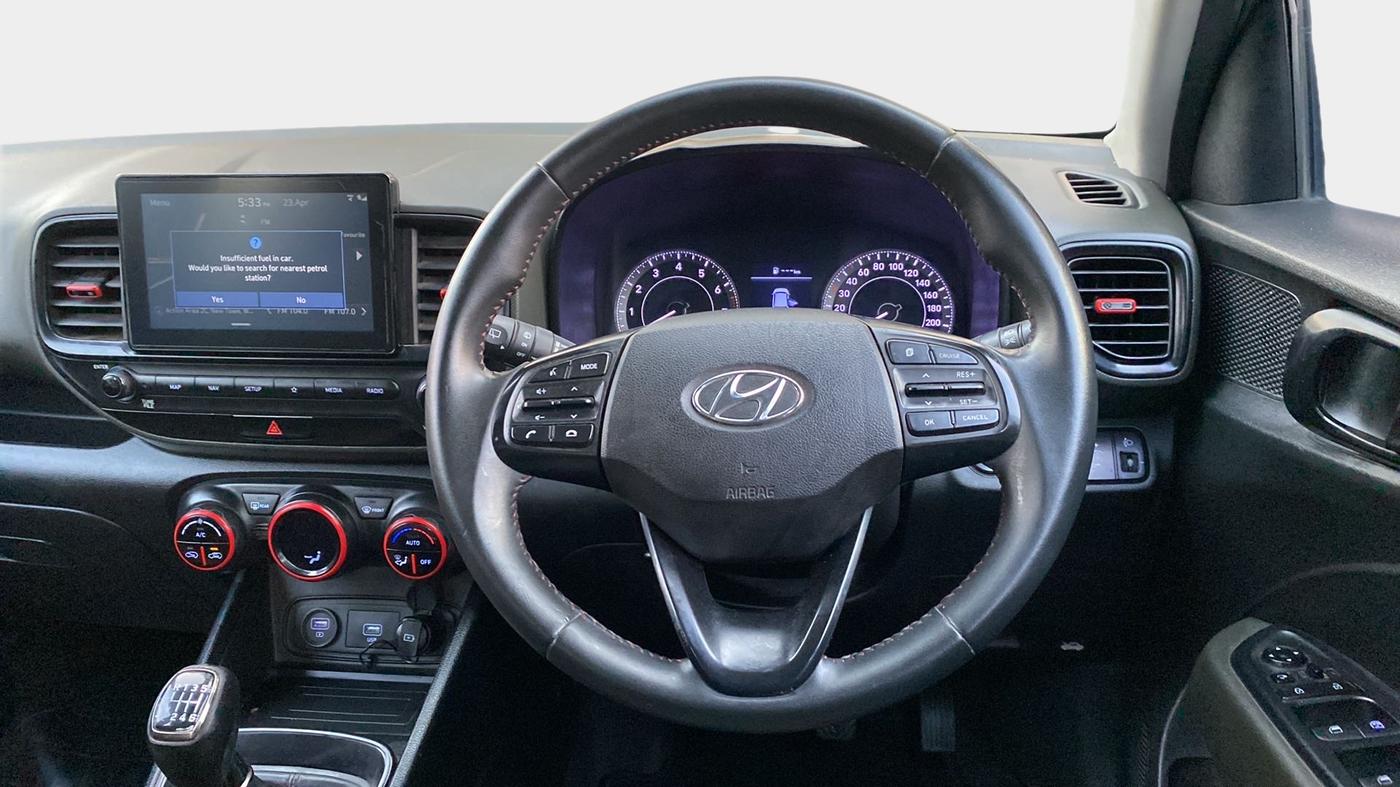 2019 Hyundai VENUE SX 1.0 (O) TURBO, Petrol, Manual, 65,298 km, Steering Wheel Close Up