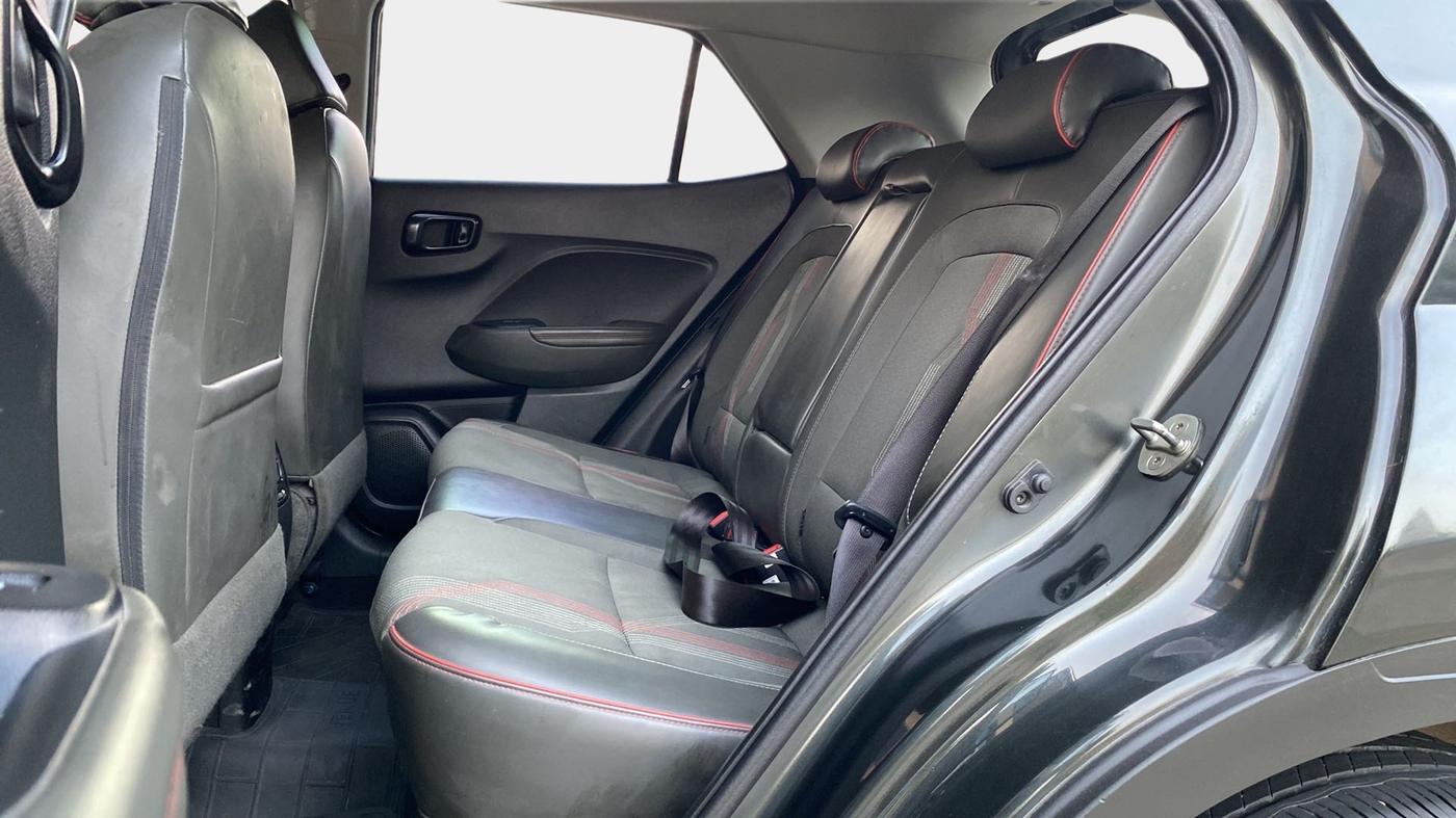2019 Hyundai VENUE SX 1.0 (O) TURBO, Petrol, Manual, 65,298 km, Right Side Rear Door Cabin