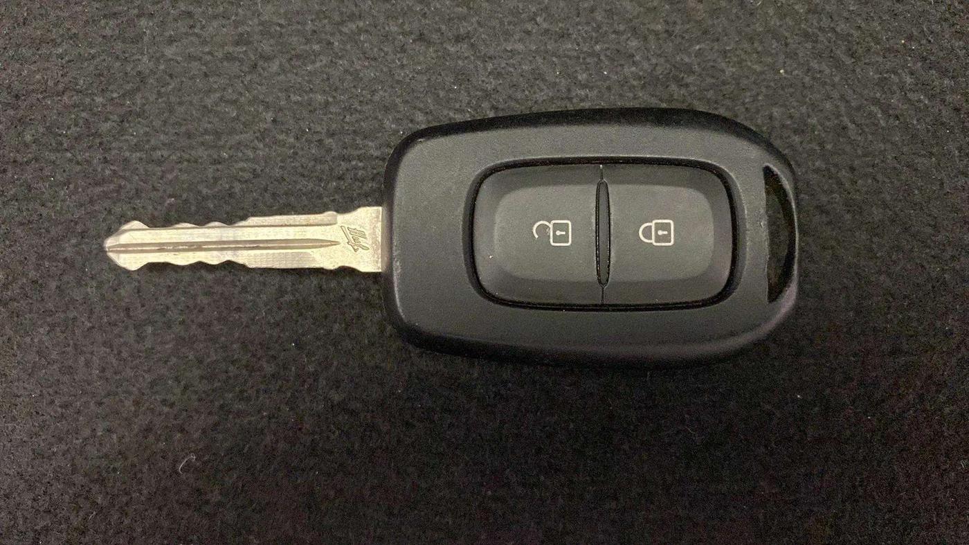 2024 Nissan MAGNITE XL, Petrol, Manual, 11,437 km, Key Close Up