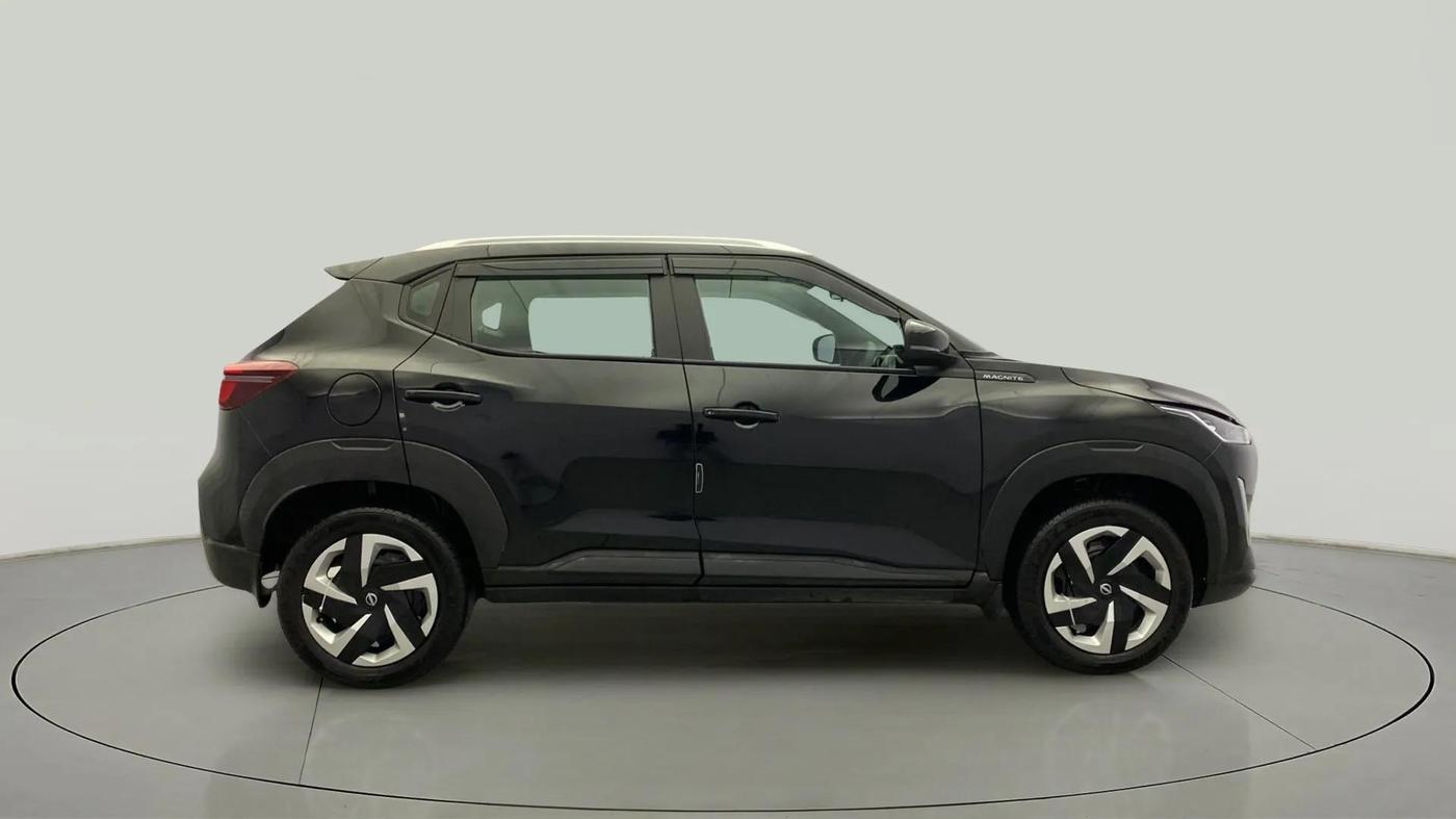 2024 Nissan MAGNITE XL, Petrol, Manual, 11,437 km, Right Side View