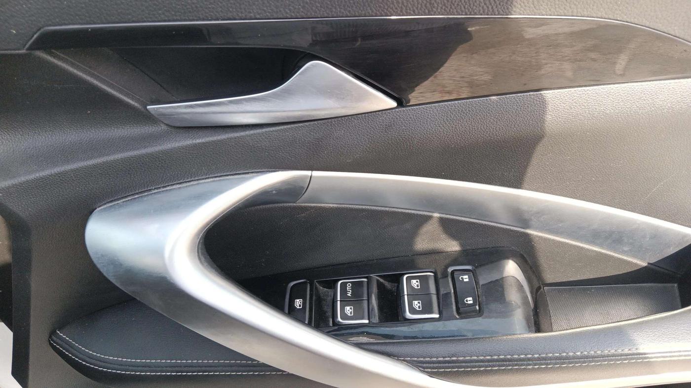 2020 MG HECTOR SHARP 1.5 DCT PETROL, Petrol, Automatic, 47,685 km, Driver Side Door Panels Control