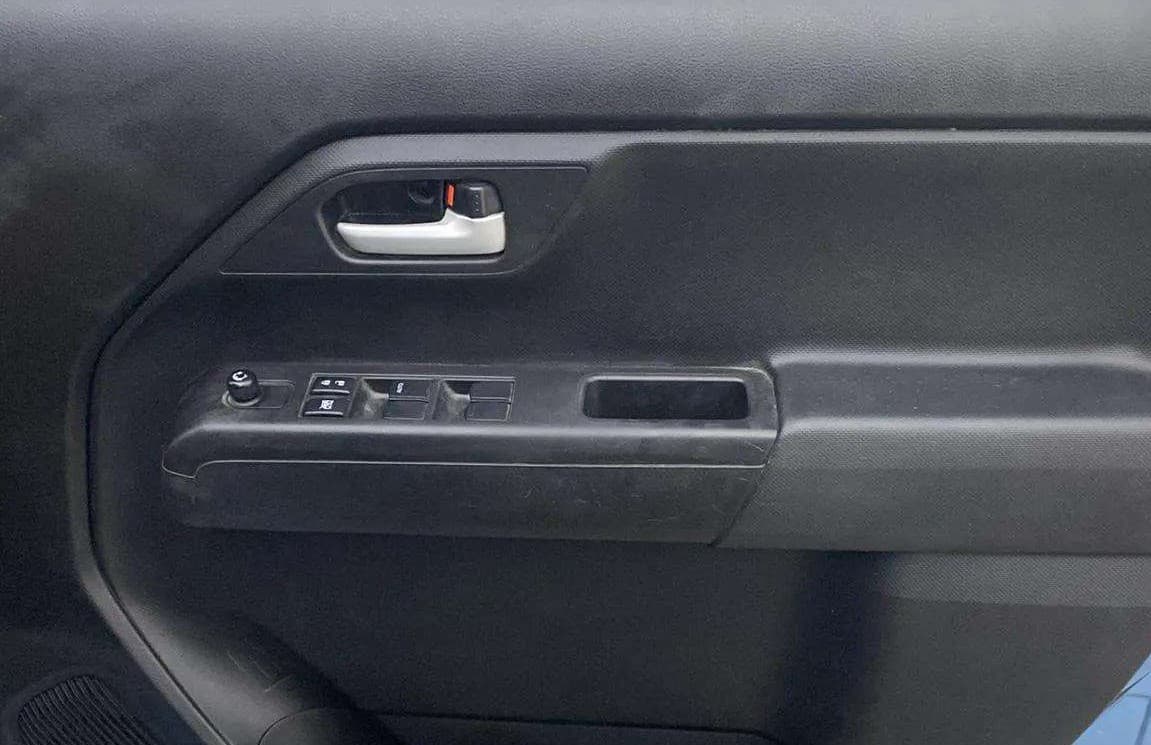 2022 Maruti New Wagon-R ZXI 1.2, Petrol, Manual, 50,512 km, Driver Side Door Panels Control