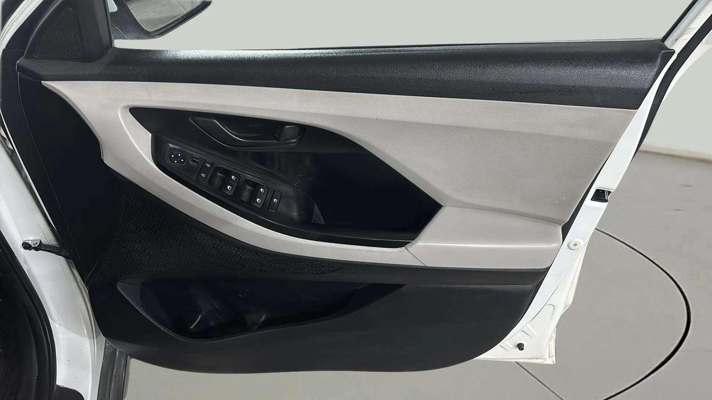 2020 Hyundai Creta EX 1.5 DIESEL, Diesel, Manual, 39,720 km, Driver Side Door Panels Control