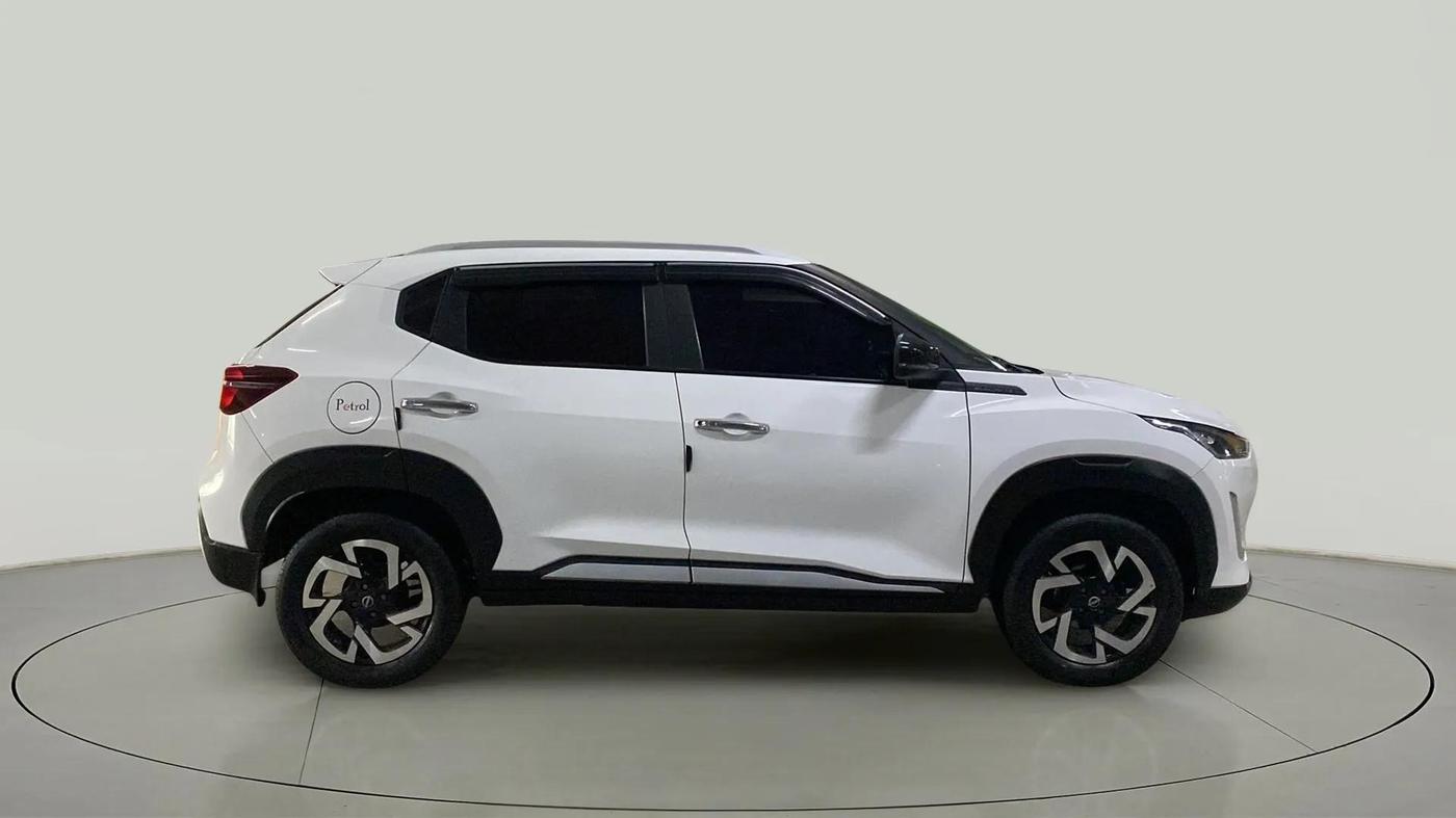 2023 Nissan MAGNITE XV MT, Petrol, Manual, 27,573 km, Right Side View