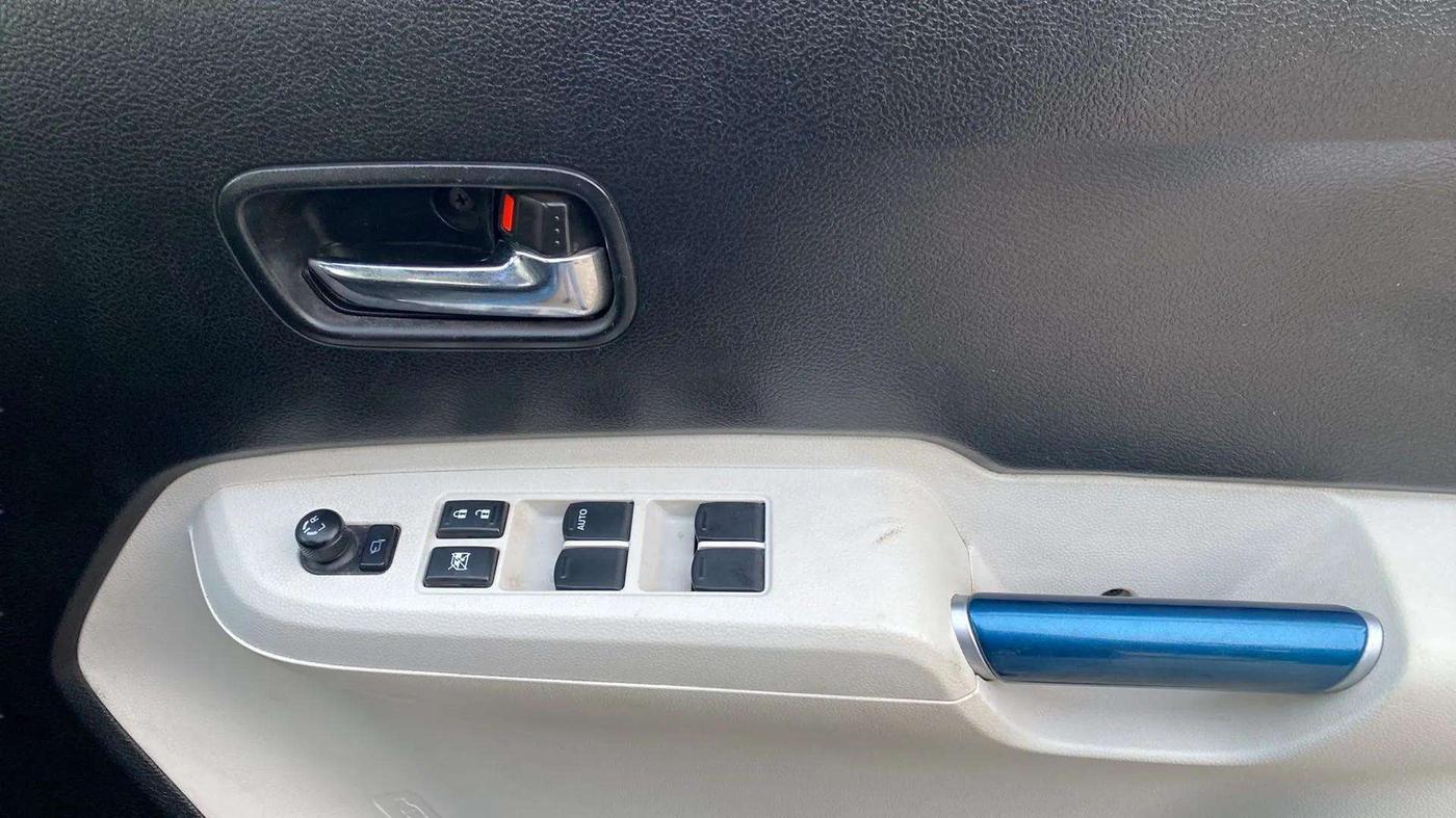 2018 Maruti IGNIS ALPHA 1.2, Petrol, Manual, 56,581 km, Driver Side Door Panels Control