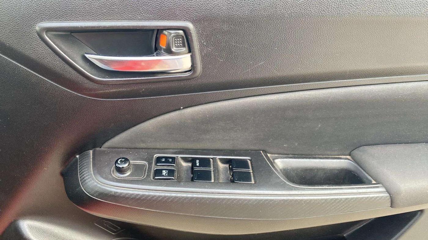 2019 Maruti Swift VXI, Petrol, Manual, 57,507 km, Driver Side Door Panels Control
