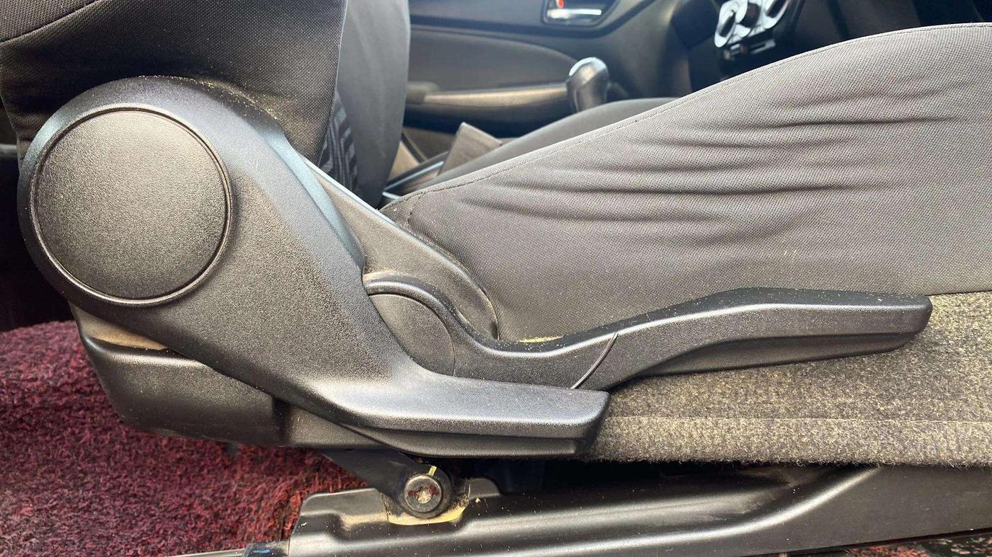 2019 Maruti Swift VXI, Petrol, Manual, 57,507 km, Driver Side Adjustment Panel