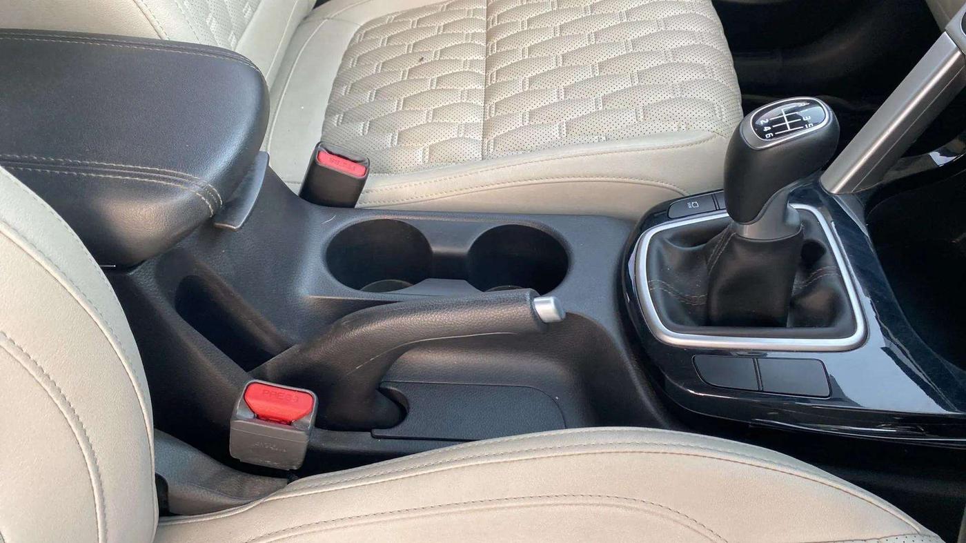 2023 KIA SELTOS HTX PETROL 1.5, Petrol, Manual, 5,718 km, Gear Lever