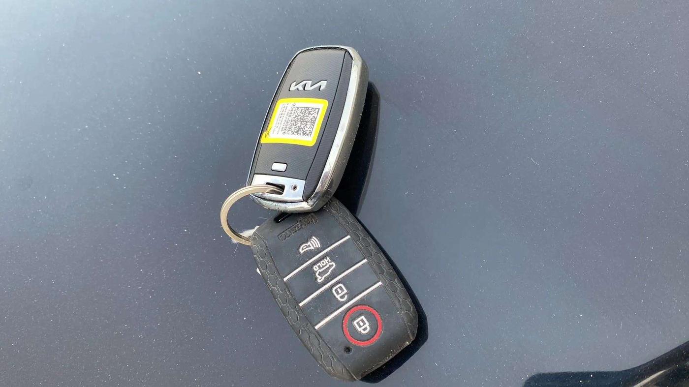 2023 KIA SELTOS HTX PETROL 1.5, Petrol, Manual, 5,718 km, Key Close Up