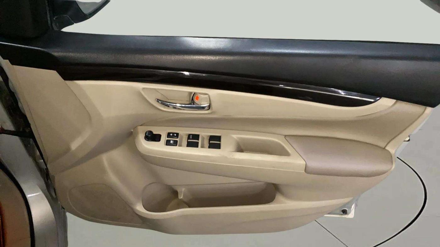 2018 Maruti Ciaz ZETA 1.4  MT PETROL, Petrol, Manual, 55,033 km, Driver Side Door Panels Control