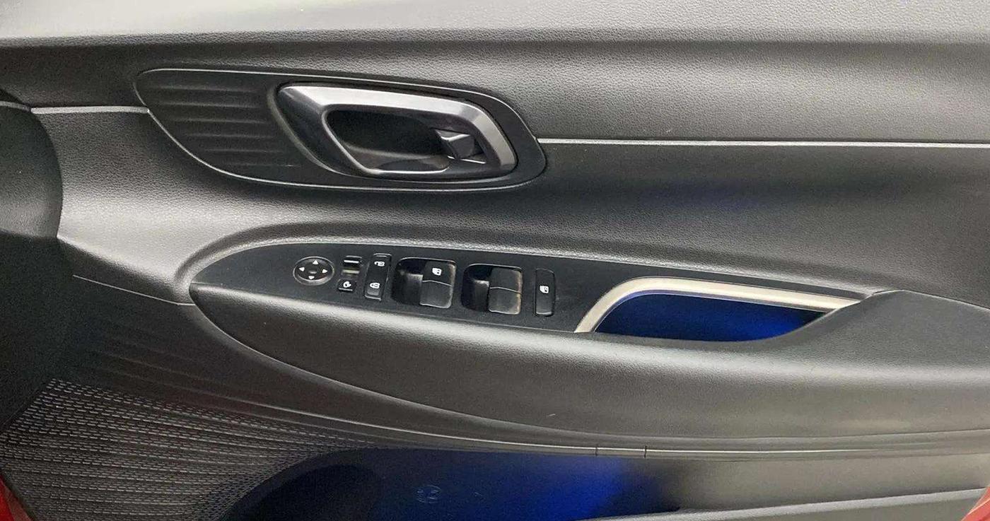 2021 Hyundai NEW I20 ASTA (O) 1.2 MT, Petrol, Manual, 73,260 km, Driver Side Door Panels Control