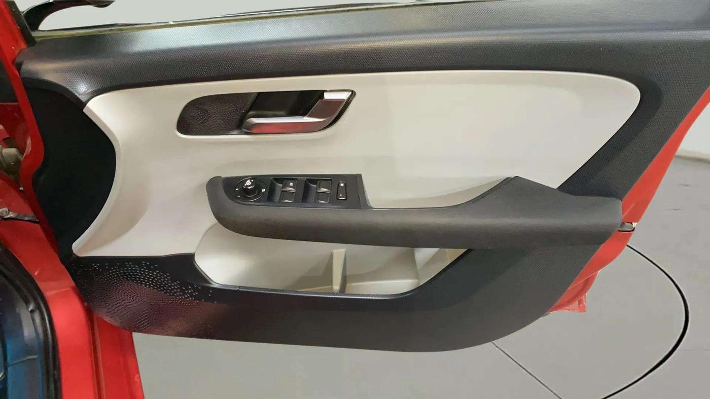 2021 Tata ALTROZ XZ PETROL, Petrol, Manual, 16,480 km, Driver Side Door Panels Control