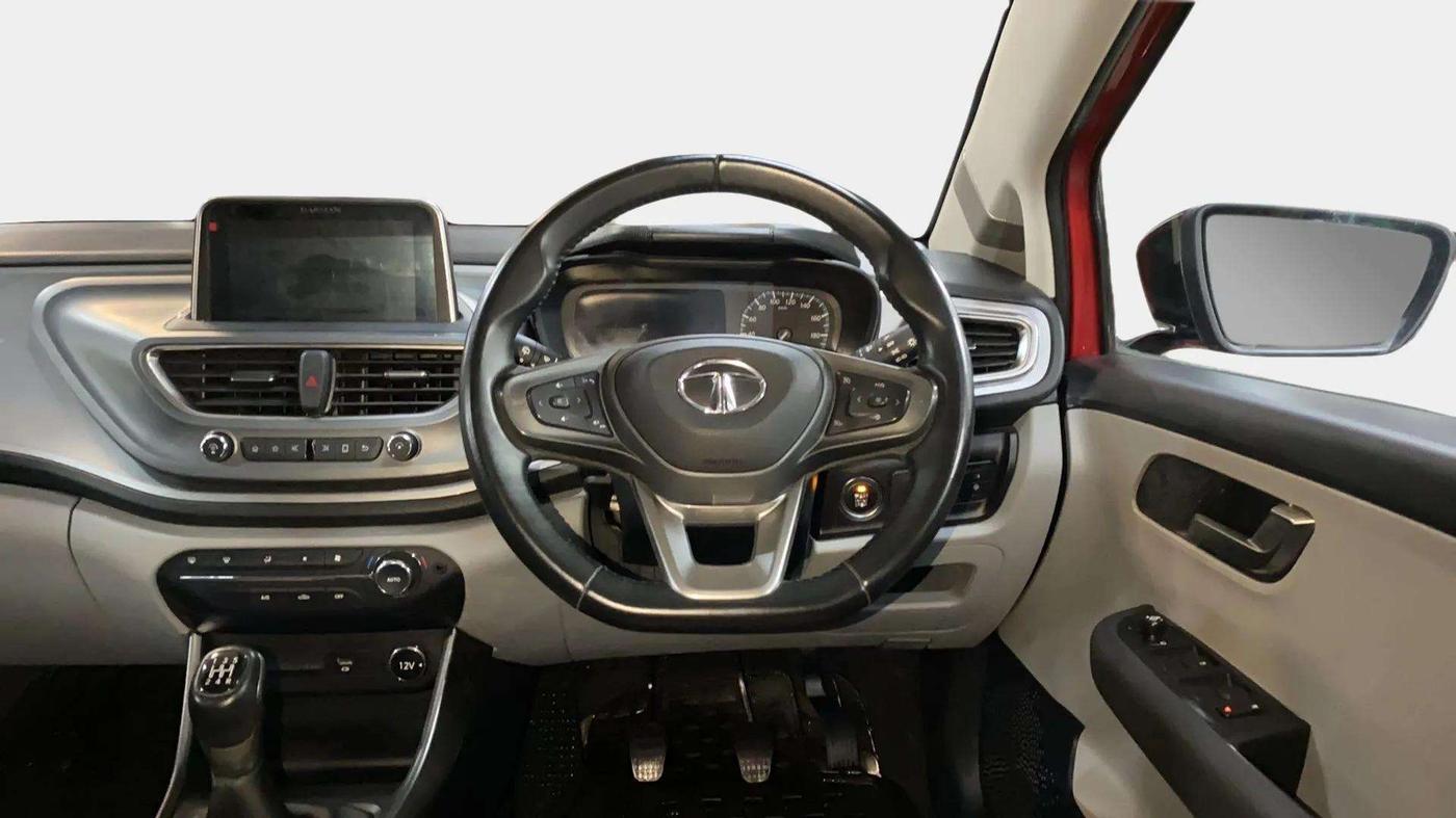 2021 Tata ALTROZ XZ PETROL, Petrol, Manual, 16,480 km, Steering Wheel Close Up