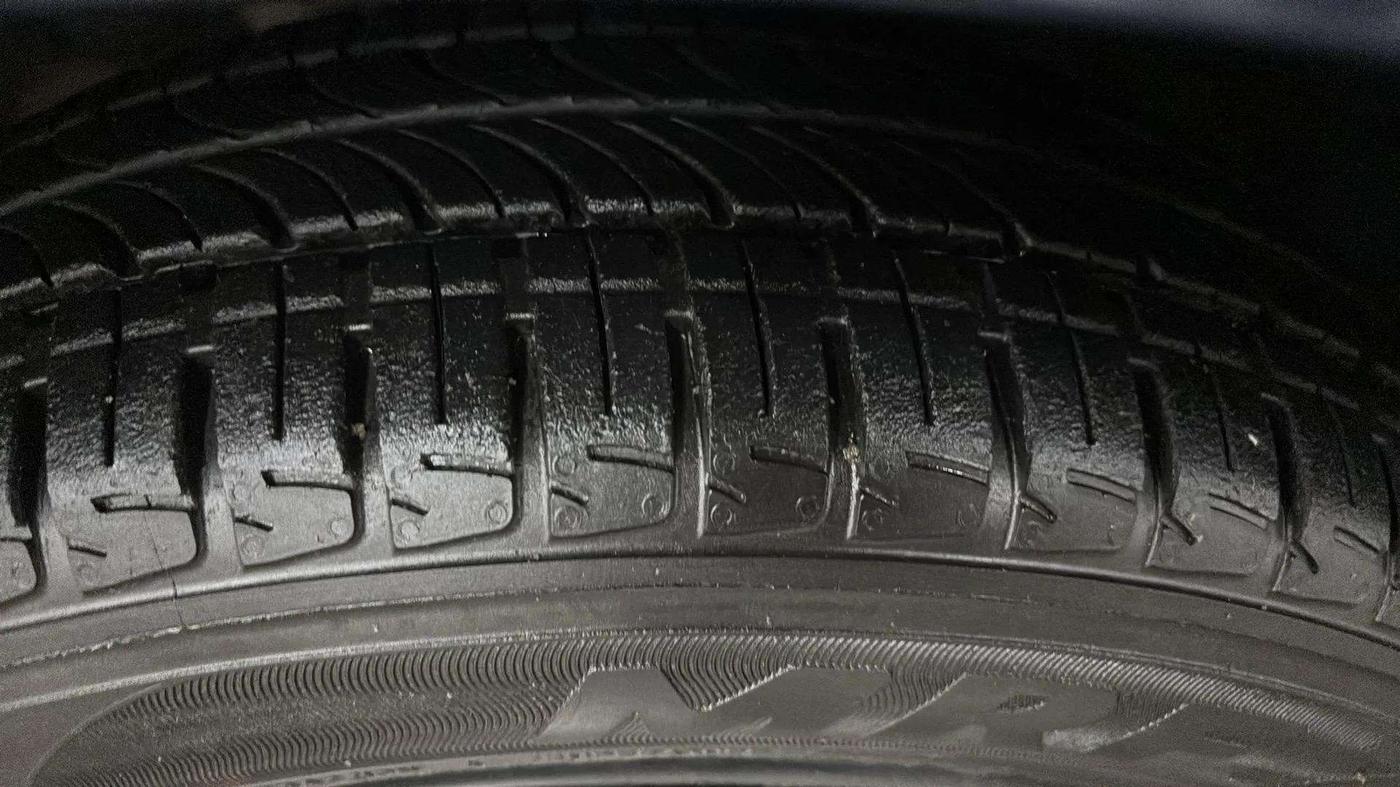 2018 Maruti IGNIS DELTA 1.2, Petrol, Manual, 17,228 km, Left Front Tyre Tread