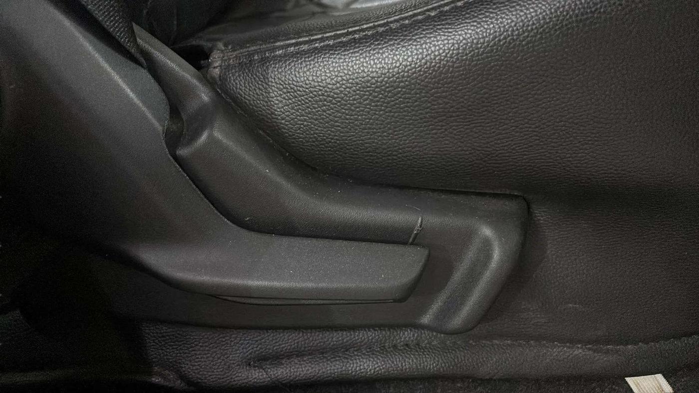 2018 Maruti IGNIS DELTA 1.2, Petrol, Manual, 17,228 km, Driver Side Adjustment Panel