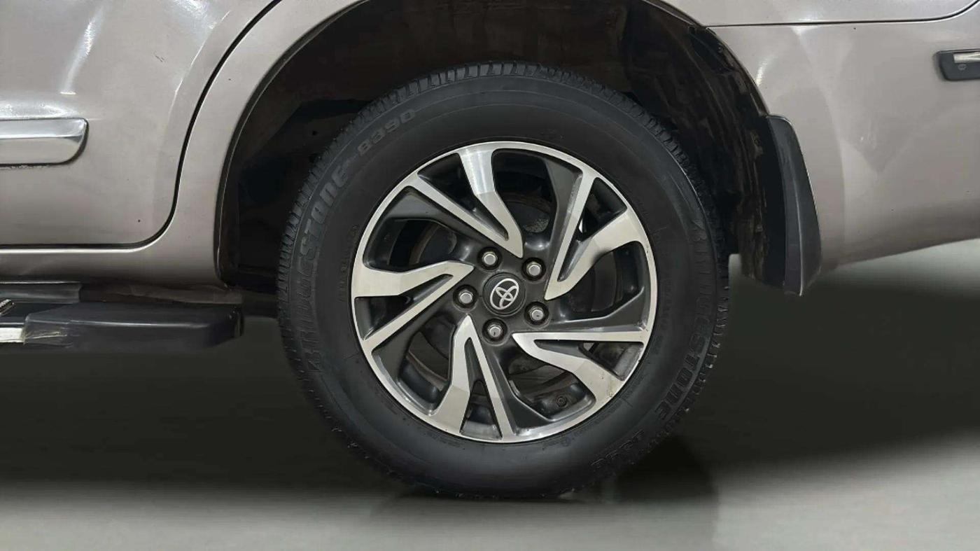 2022 Toyota Innova Crysta 2.4 G 8 STR, Diesel, Manual, 46,495 km, Left Rear Wheel