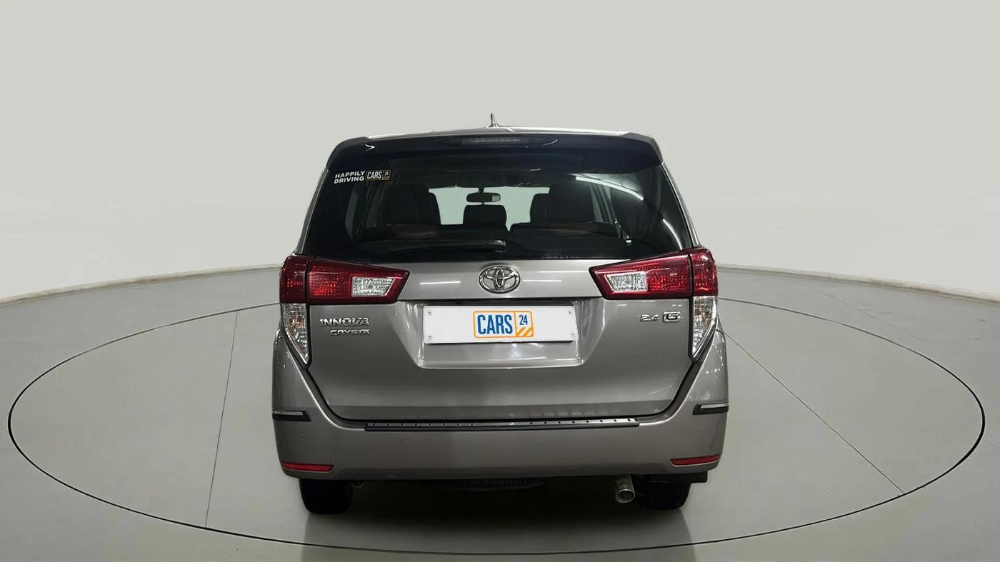 2022 Toyota Innova Crysta 2.4 G 8 STR, Diesel, Manual, 46,495 km, Back/Rear