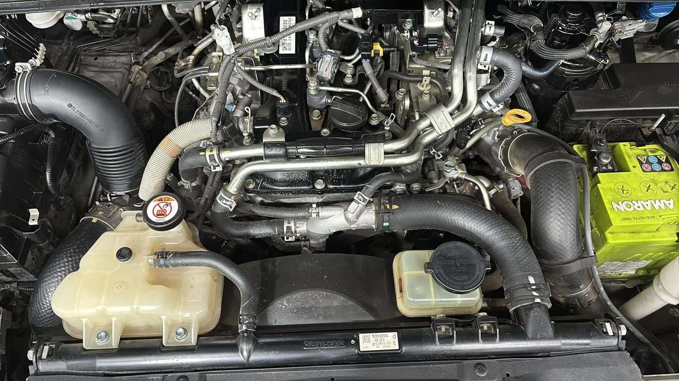 2022 Toyota Innova Crysta 2.4 G 8 STR, Diesel, Manual, 46,495 km, Engine View