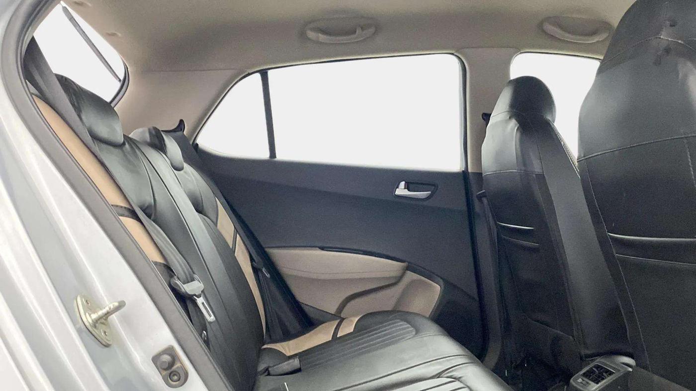 2019 Hyundai Grand i10 SPORTZ 1.2 KAPPA VTVT, Petrol, Manual, 58,584 km, Right Side Rear Door Cabin