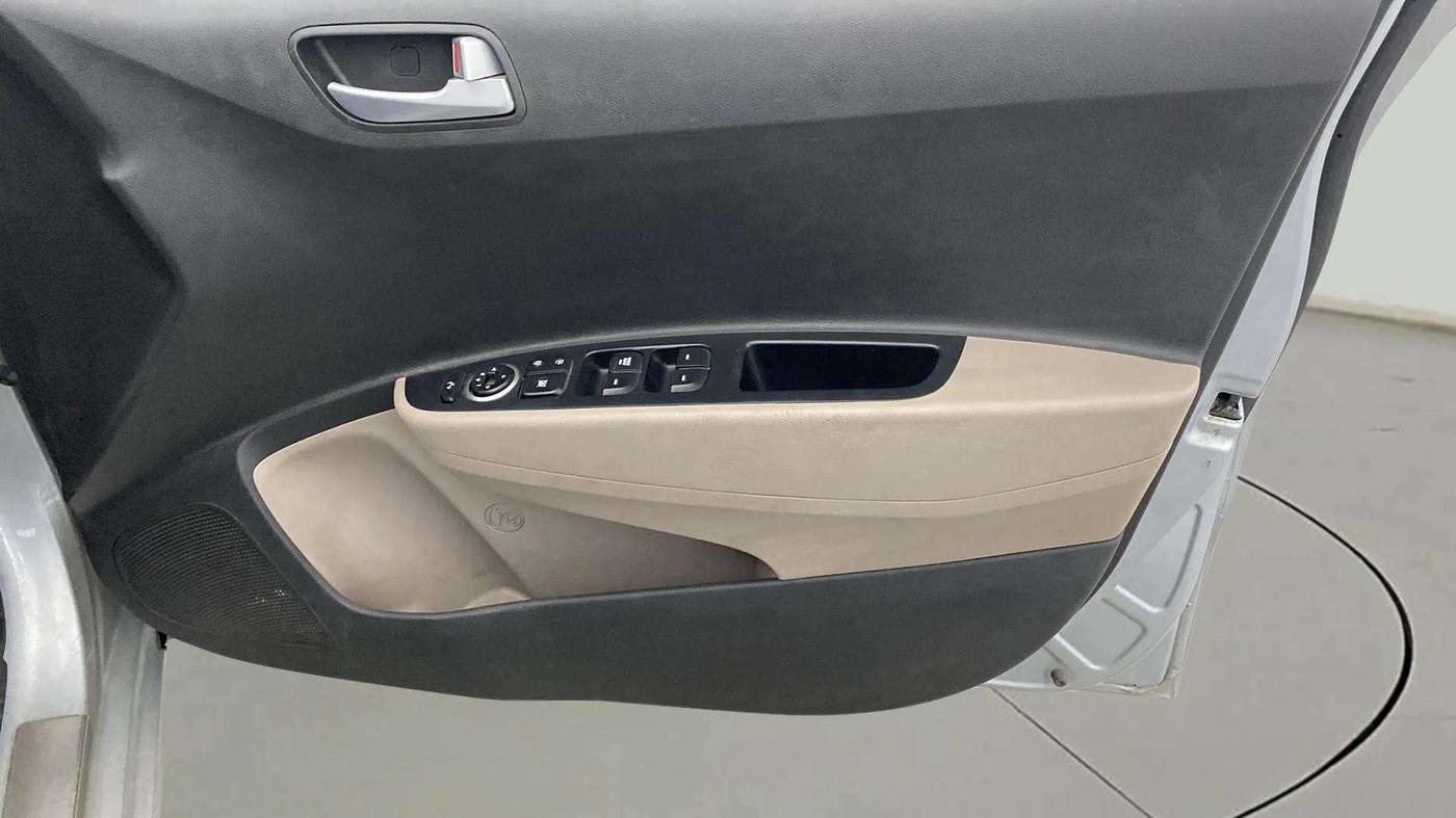 2019 Hyundai Grand i10 SPORTZ 1.2 KAPPA VTVT, Petrol, Manual, 58,584 km, Driver Side Door Panels Control