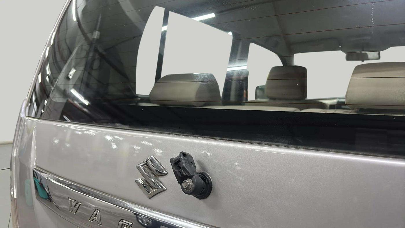 2017 Maruti Wagon R 1.0 VXI + (O) AMT, Petrol, Automatic, 21,205 km, Rear Wiper