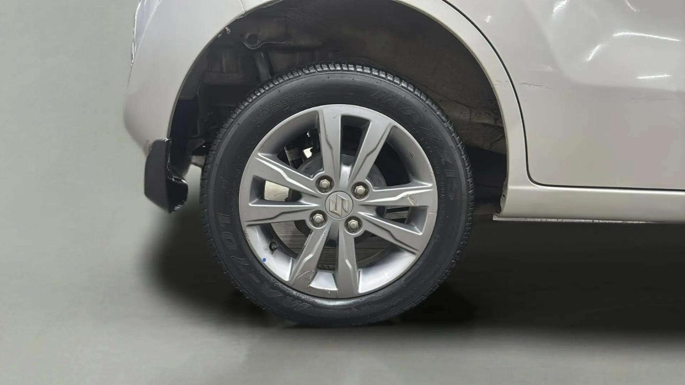2017 Maruti Wagon R 1.0 VXI + (O) AMT, Petrol, Automatic, 21,205 km, Right Rear Wheel