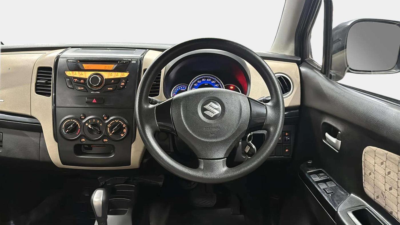 2017 Maruti Wagon R 1.0 VXI + (O) AMT, Petrol, Automatic, 21,205 km, Steering Wheel Close Up
