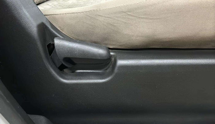 2017 Maruti Wagon R 1.0 VXI + (O) AMT, Petrol, Automatic, 19,892 km, Driver Side Adjustment Panel