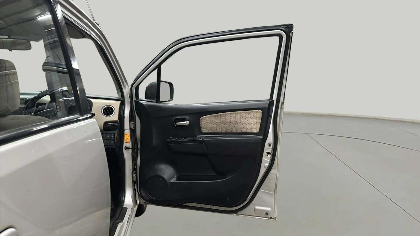 2017 Maruti Wagon R 1.0 VXI + (O) AMT, Petrol, Automatic, 21,205 km, RHS Front Door