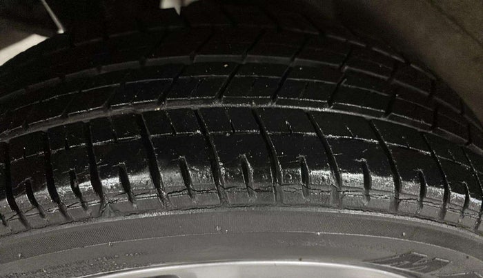 2017 Maruti Wagon R 1.0 VXI + (O) AMT, Petrol, Automatic, 19,892 km, Right Rear Tyre Tread