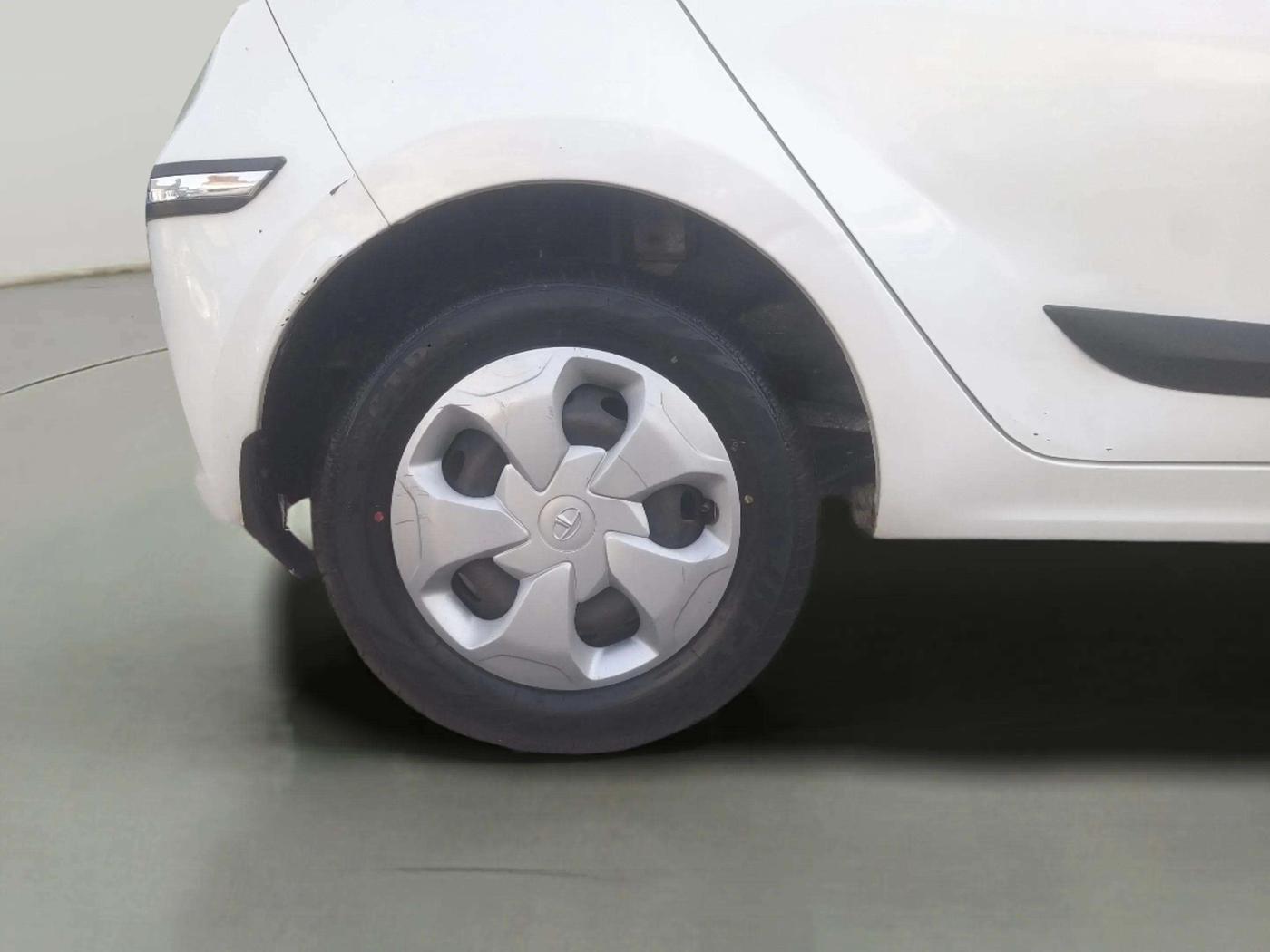 2020 Tata Tiago XT PETROL, Petrol, Manual, 63,142 km, Right Rear Wheel