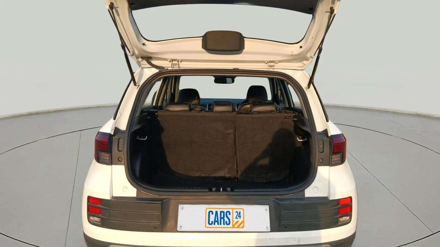 2023 Hyundai VENUE S 1.2, Petrol, Manual, 24,426 km, Boot Inside