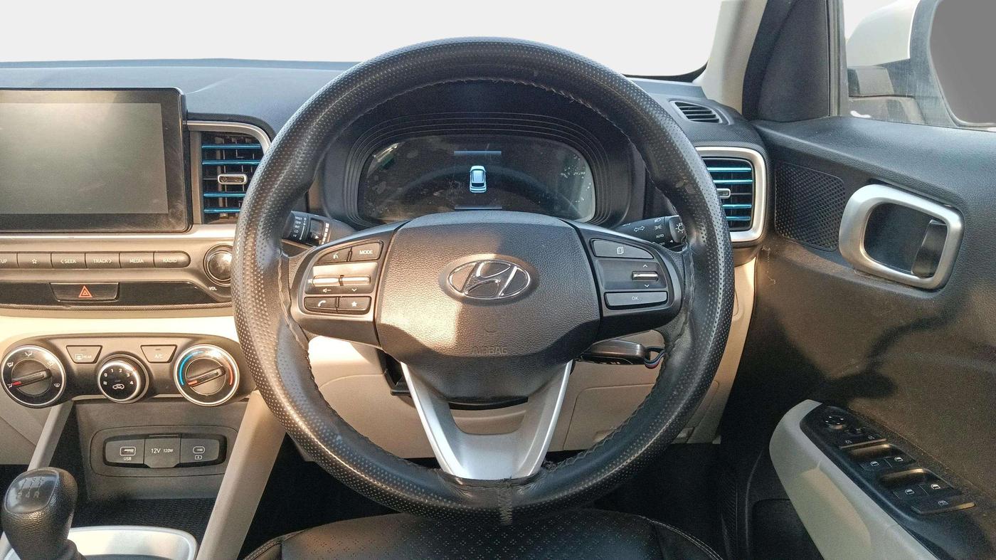2023 Hyundai VENUE S 1.2, Petrol, Manual, 24,426 km, Steering Wheel Close Up