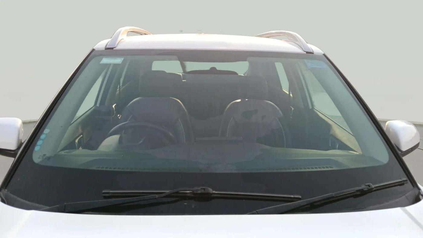 2023 Hyundai VENUE S 1.2, Petrol, Manual, 24,426 km, Front Windshield