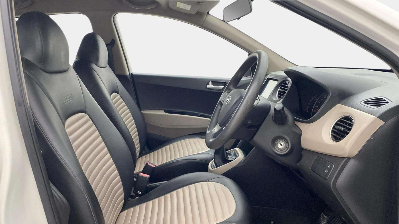 2017 Hyundai Grand i10 SPORTZ (O) 1.2 KAPPA VTVT, Petrol, Manual, 16,742 km, Right Side Front Door Cabin