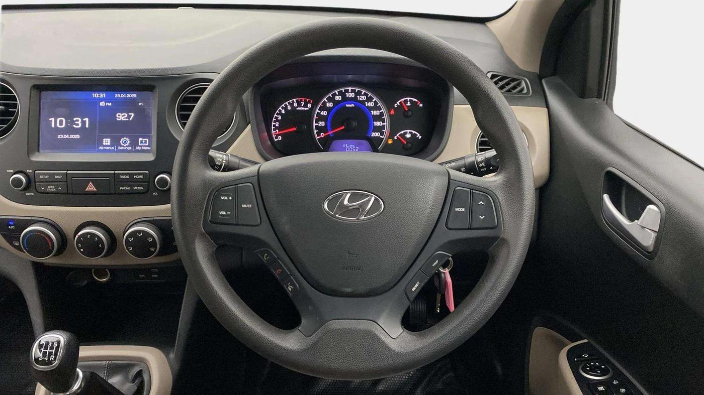 2017 Hyundai Grand i10 SPORTZ (O) 1.2 KAPPA VTVT, Petrol, Manual, 16,742 km, Steering Wheel Close Up