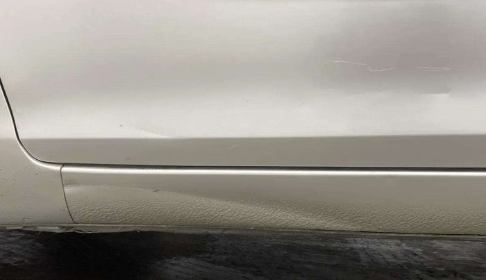 2016 Maruti Swift VXI, Petrol, Manual, 59,142 km, Left running board - Slightly dented