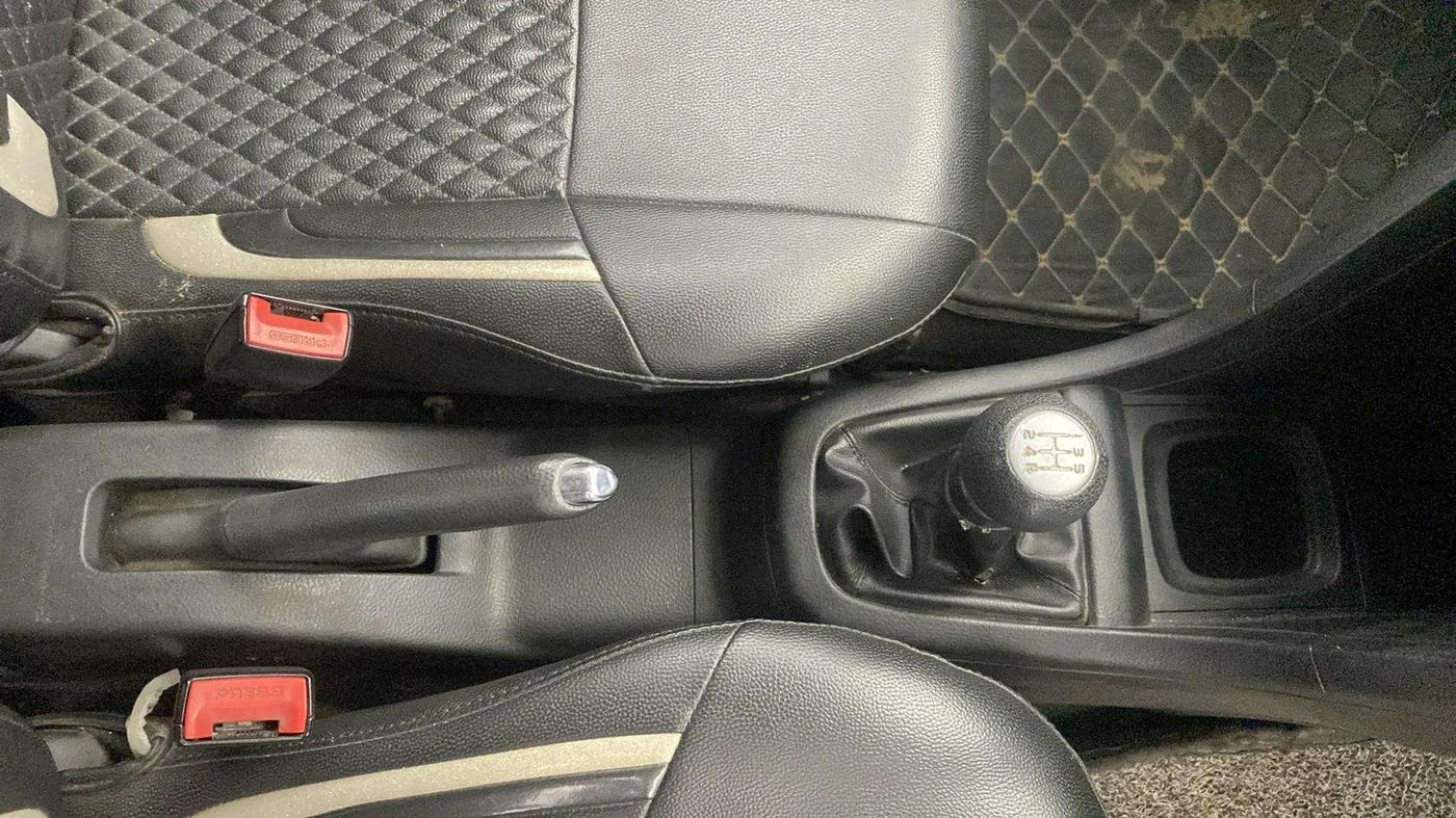 2016 Maruti Swift VXI, Petrol, Manual, 59,142 km, Gear Lever
