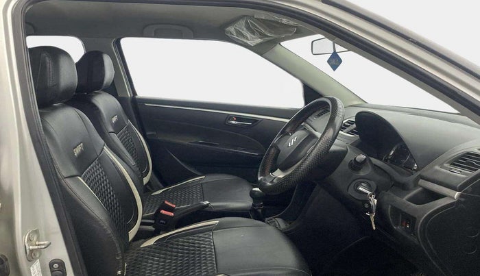 2016 Maruti Swift VXI, Petrol, Manual, 59,142 km, Right Side Front Door Cabin