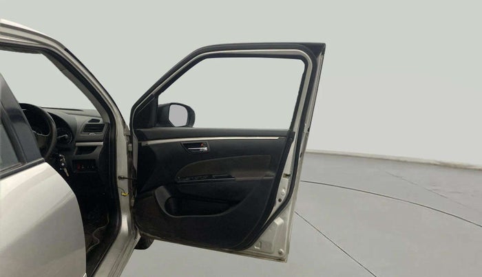 2016 Maruti Swift VXI, Petrol, Manual, 59,142 km, RHS Front Door