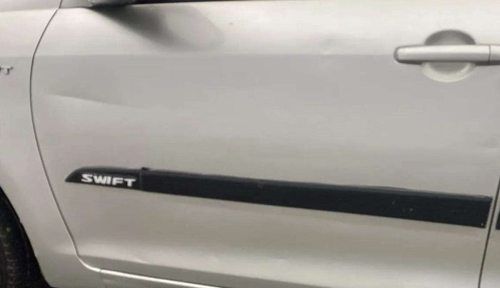 2016 Maruti Swift VXI, Petrol, Manual, 59,142 km, Front passenger door - Minor scratches