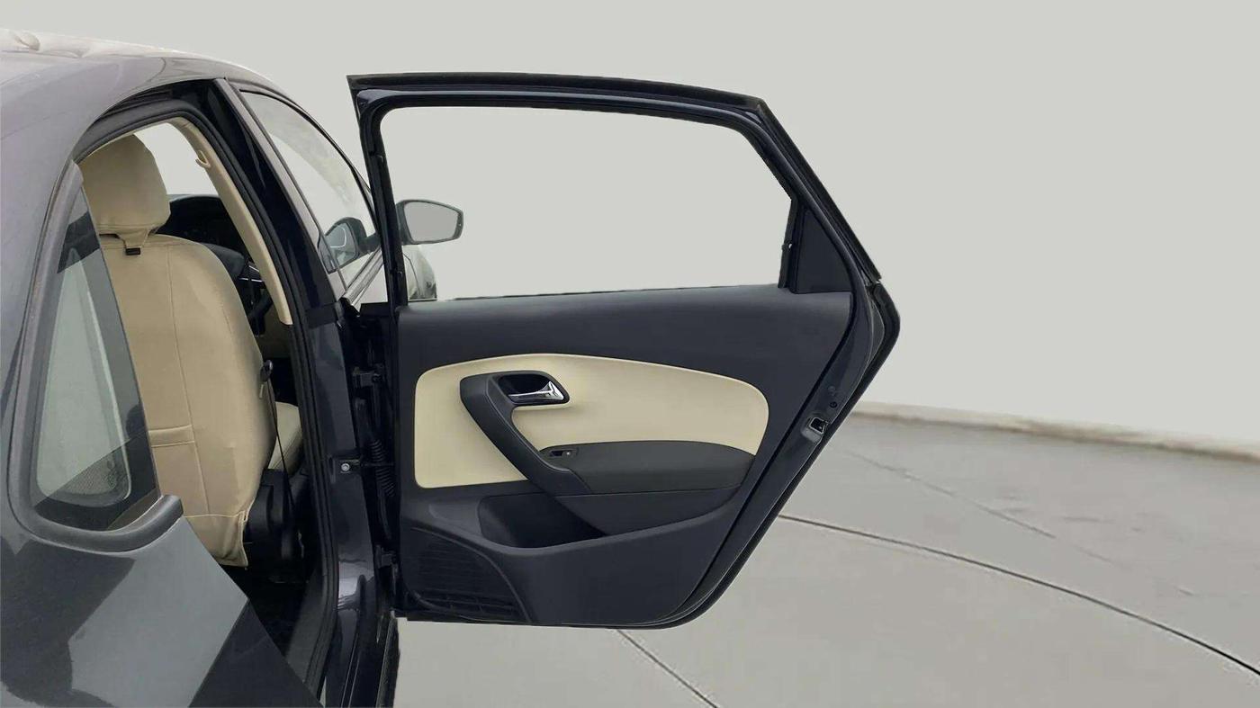 2018 Skoda Rapid AMBITION 1.6 MPI MT, Petrol, Manual, 26,301 km, RHS Rear Door