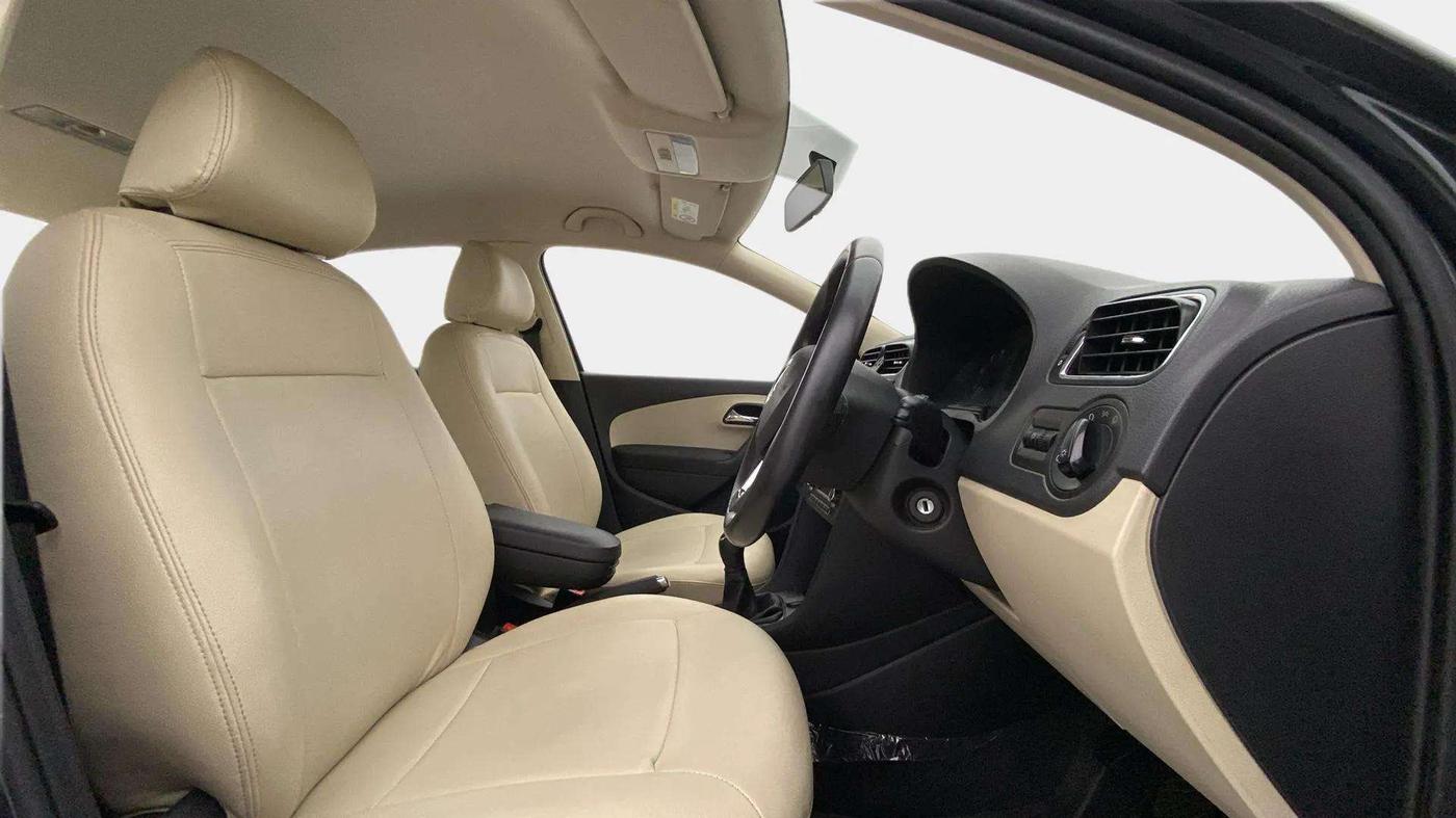 2018 Skoda Rapid AMBITION 1.6 MPI MT, Petrol, Manual, 26,301 km, Right Side Front Door Cabin