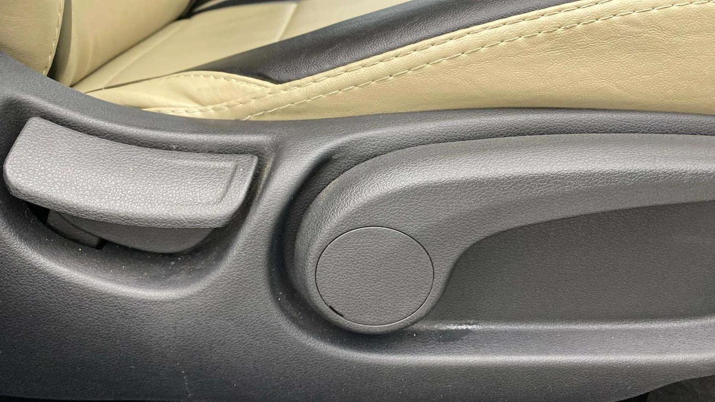 2019 Hyundai Verna 1.6 VTVT SX, Petrol, Manual, 64,292 km, Driver Side Adjustment Panel